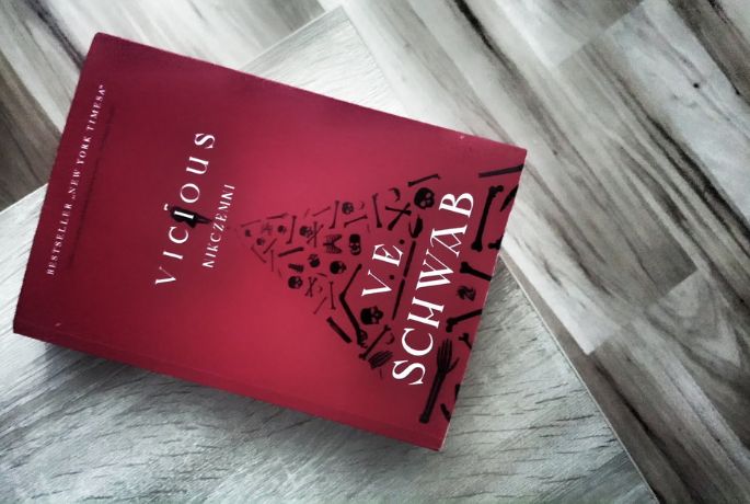 Gdy pojawia się pycha | Victoria Schwab „Vicious. Nikczemni”