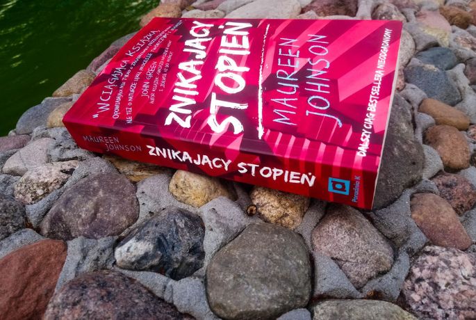 Król i błaźni | Maureen Johnson „Znikający stopień