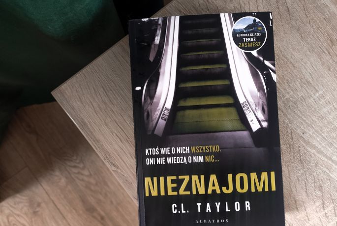 C. L Taylor „Nieznajomi”