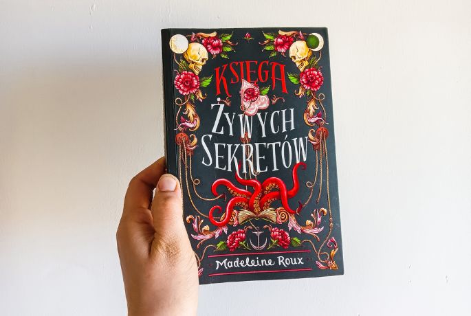 Księga żywych sekretów – Madeline Roux